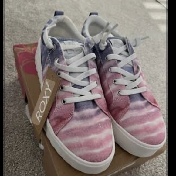 Roxy Tie-Dye Sneakers - Picture 4 of 6